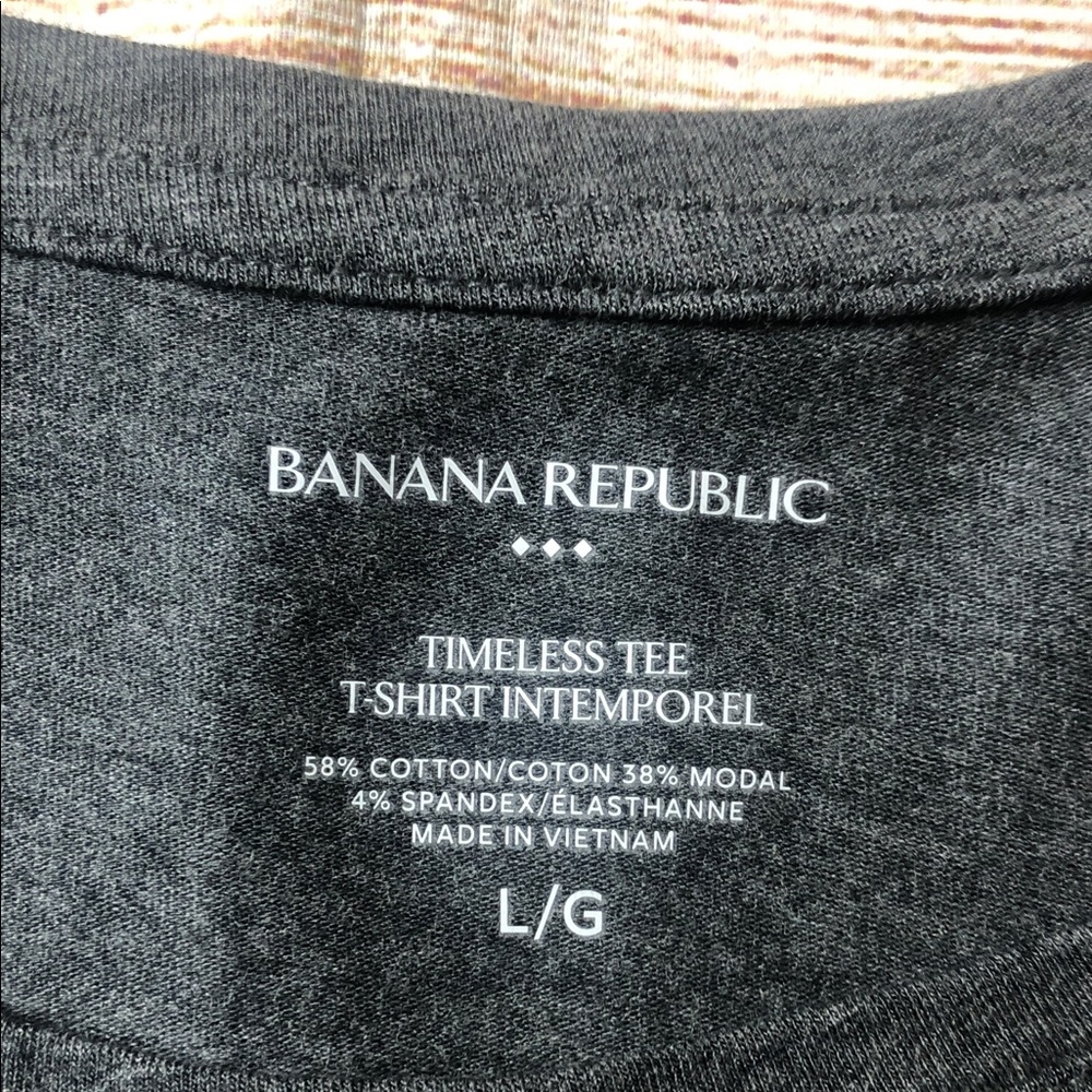 NWT Banana Republic Timeless Tee - Picture 2 of 5
